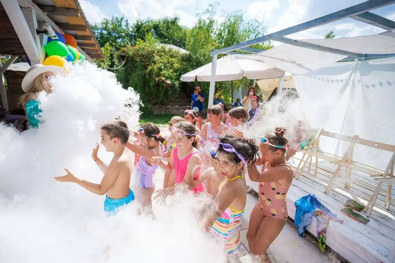 SEEDS Afterschool: petrecere cu spumă pentru copii