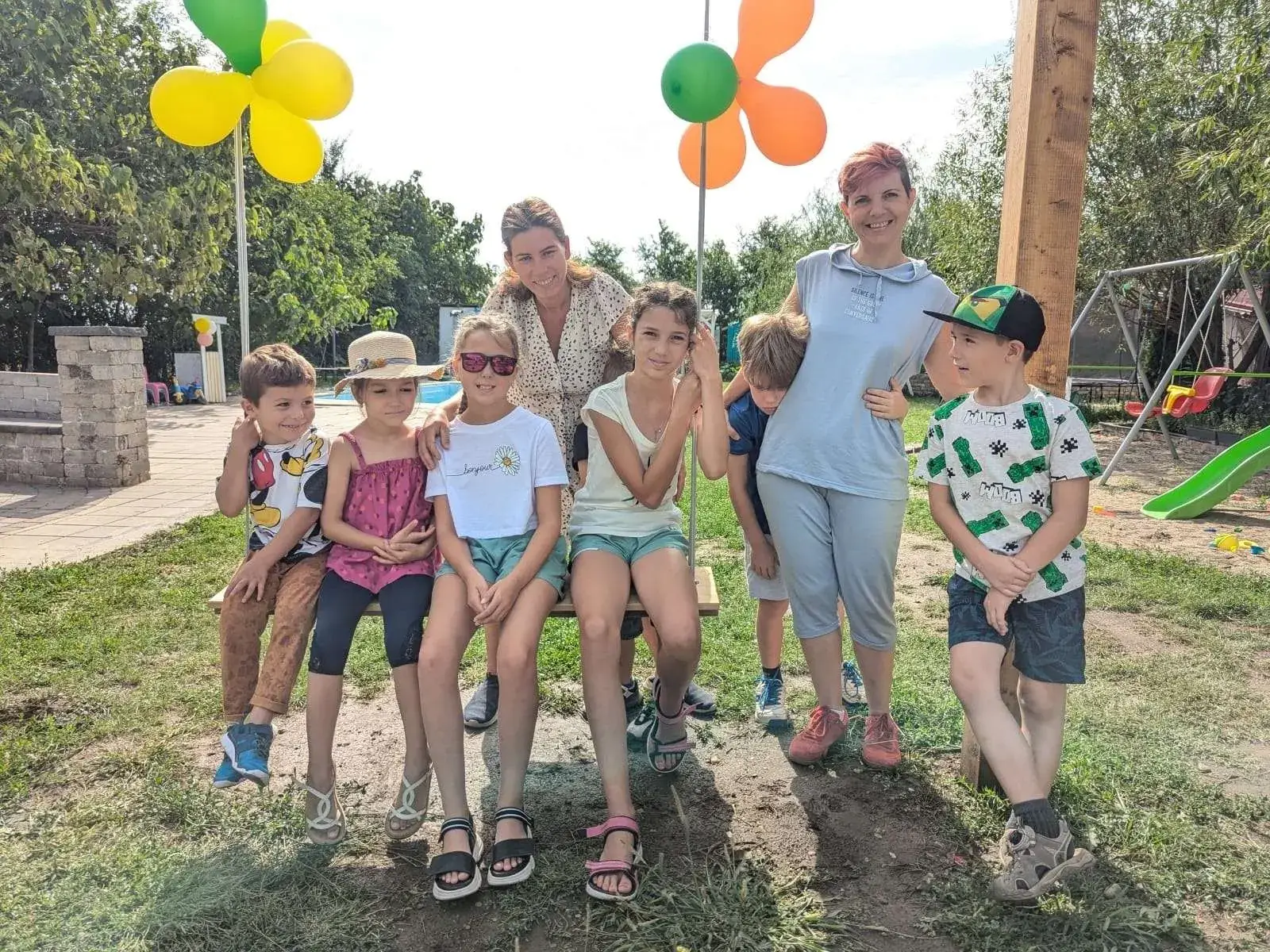 SEEDS Afterschool: copii la un atelier în aer liber